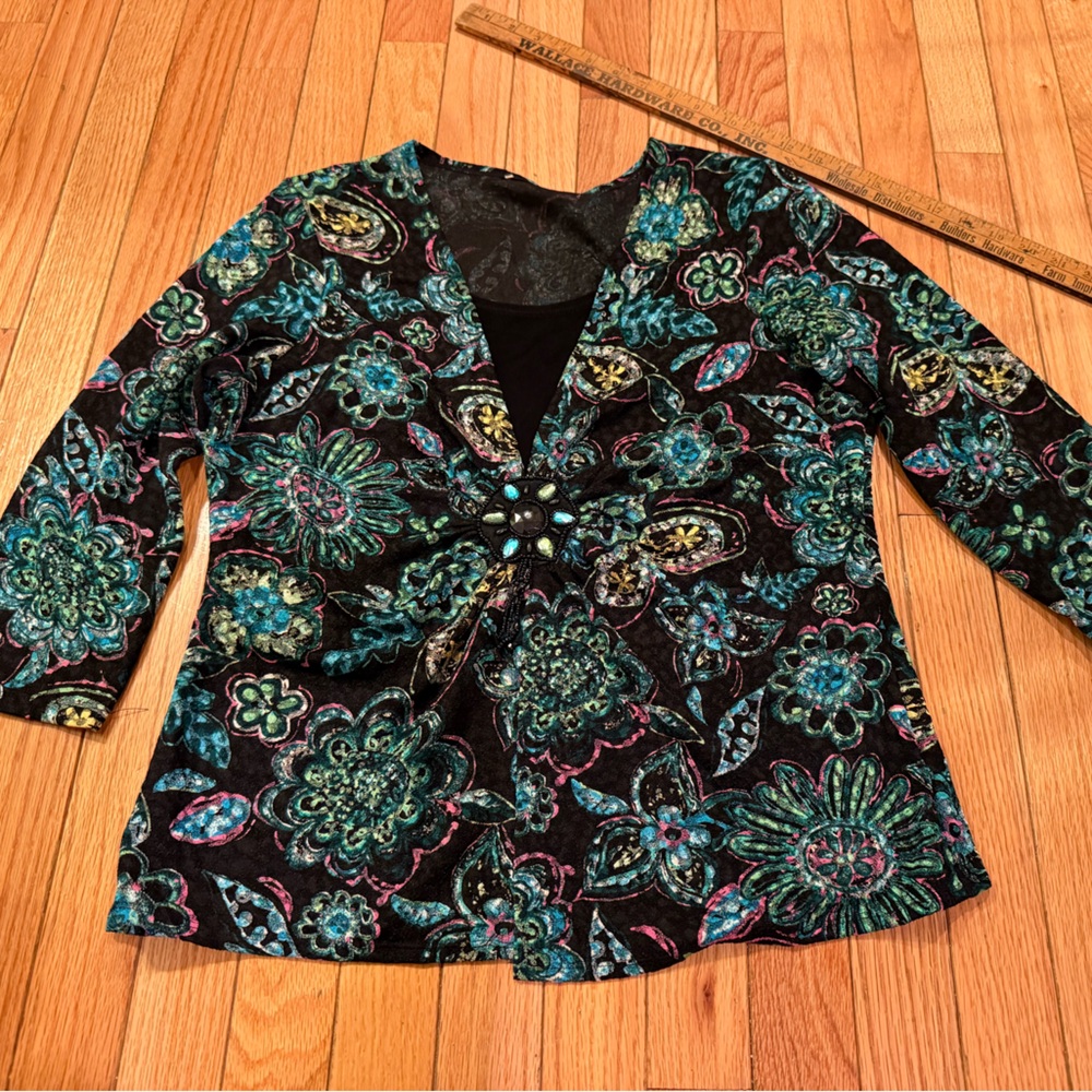Floral Patterned Women's Twofer Top Rhinestone closure fairy - Picture 7 of 7